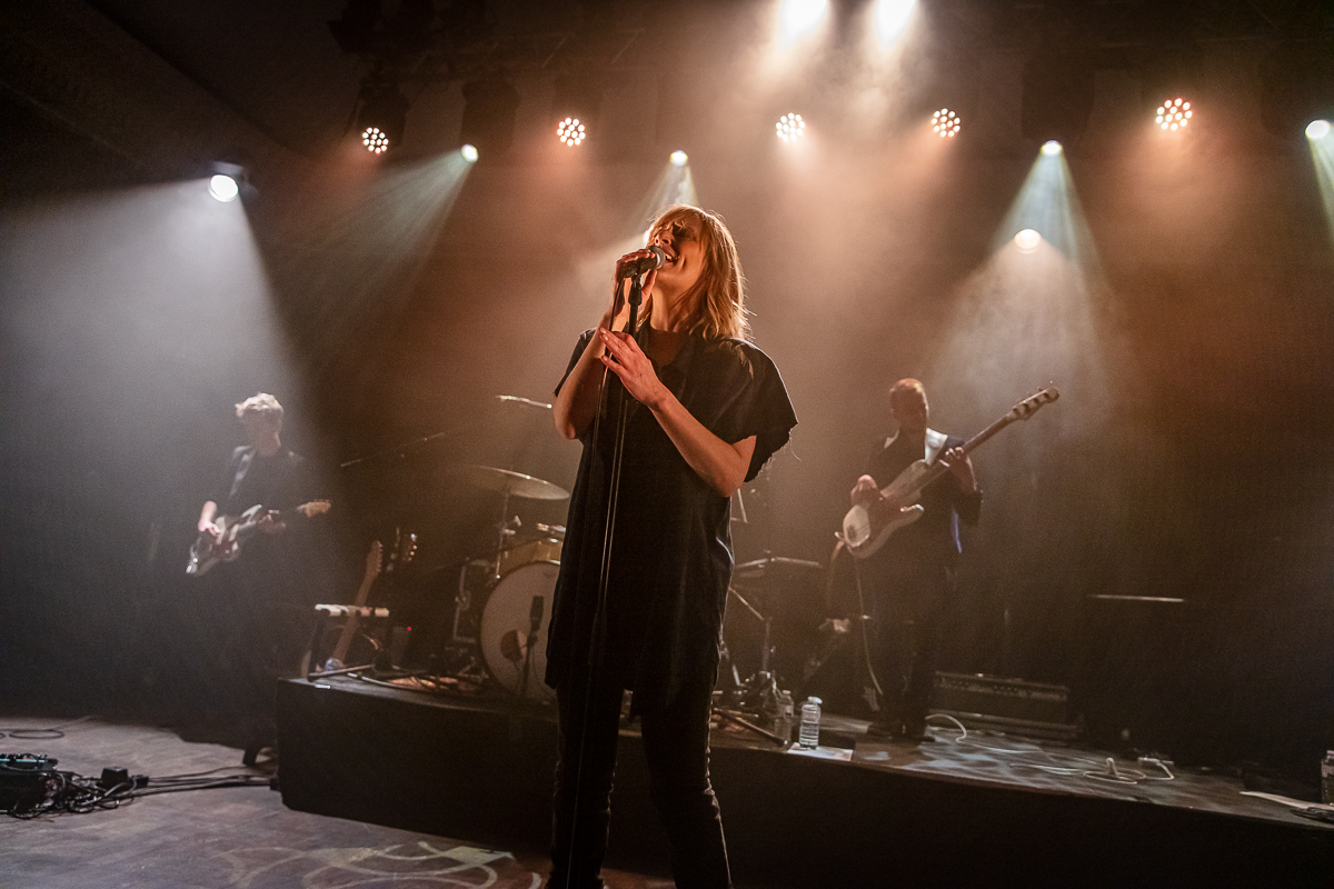 Geike Arnaert @ De Casino, picture 7, photographed by Chris Lippens - FrontView Magazine
