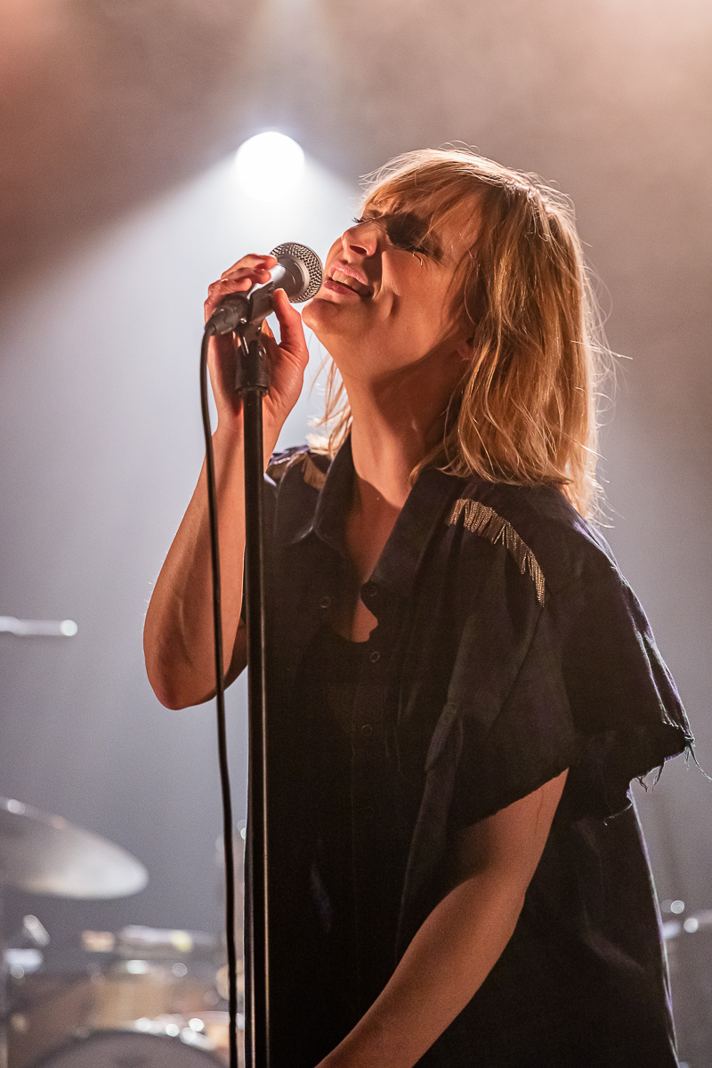 Geike Arnaert @ De Casino, picture 9, photographed by Chris Lippens - FrontView Magazine