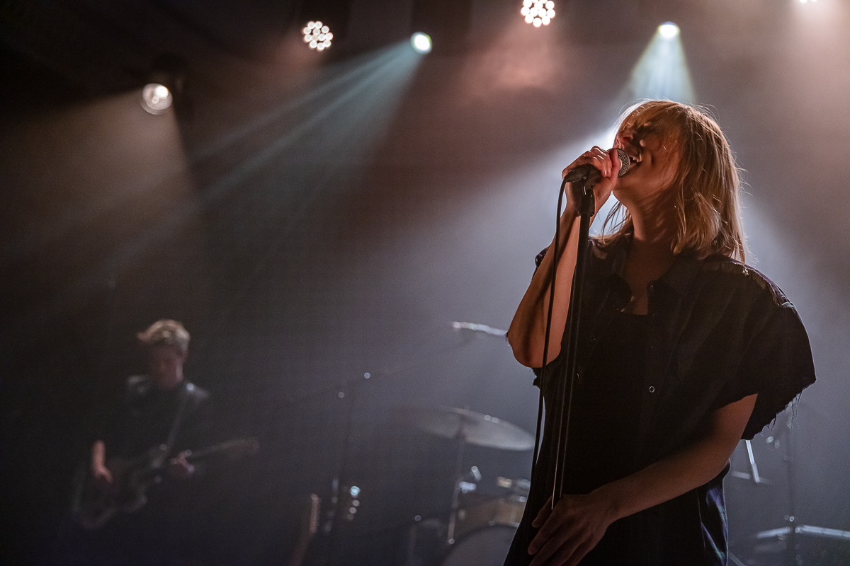 Geike Arnaert @ De Casino, picture 12, photographed by Chris Lippens - FrontView Magazine