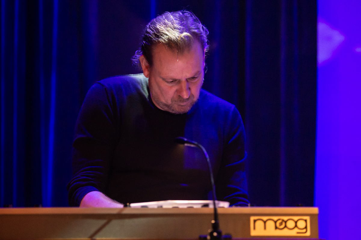 Dead Man Ray @ De Casino, foto 12, foto's door David Johnson - FrontView Magazine