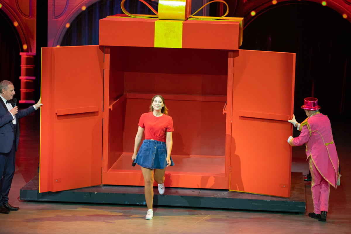 Samson krijgt een nieuw baasje: Marie Verhulst @ Studio 100 Pop-Up Theater, picture 2, photographed by dirk janssens - FrontView Magazine