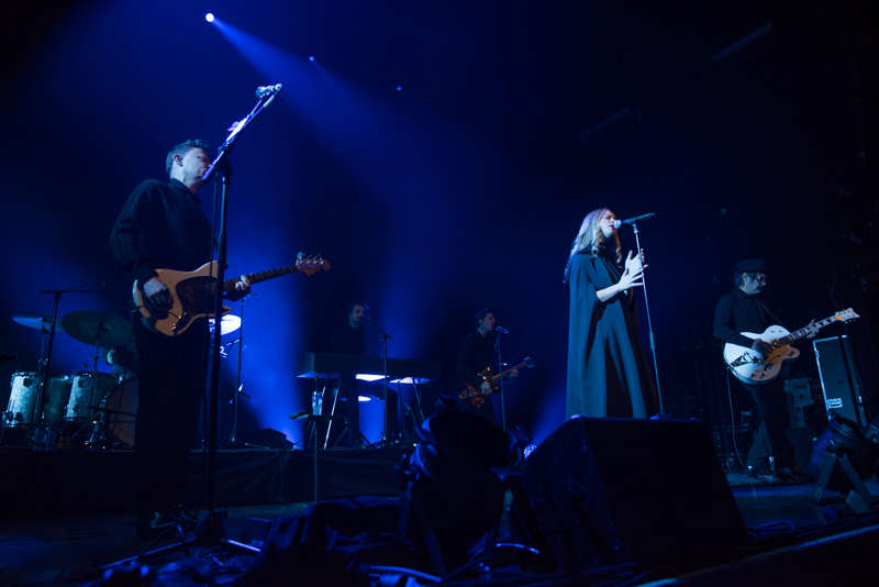 Hooverphonic @ Het Depot, picture 3, photographed by Heidi Nys - FrontView Magazine