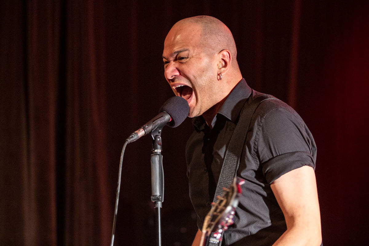 Danko Jones @ De Casino, foto 6, foto's door David Johnson - FrontView Magazine