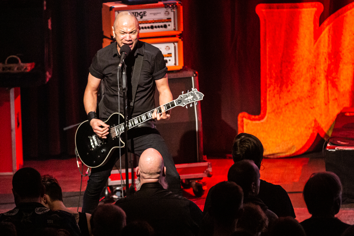 Danko Jones @ De Casino, foto 10, foto's door David Johnson - FrontView Magazine