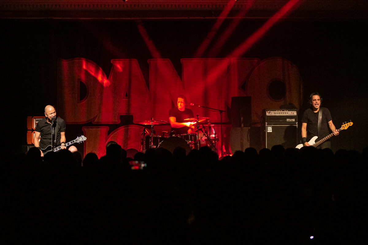 Danko Jones @ De Casino, foto 12, foto's door David Johnson - FrontView Magazine