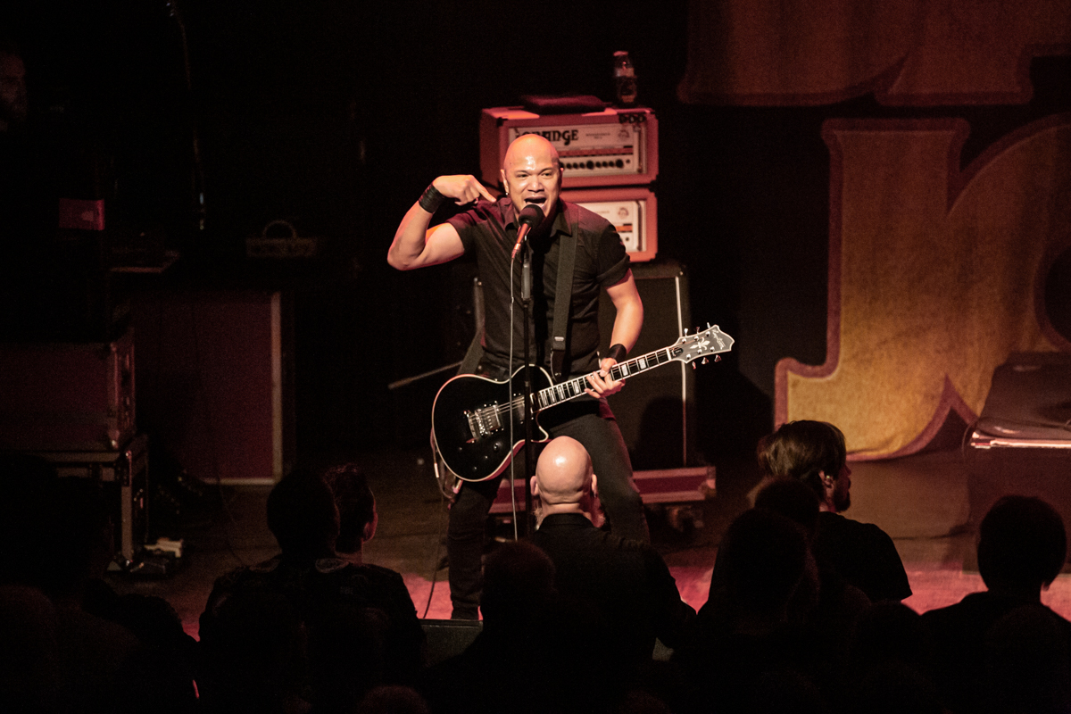 Danko Jones @ De Casino, foto 16, foto's door David Johnson - FrontView Magazine
