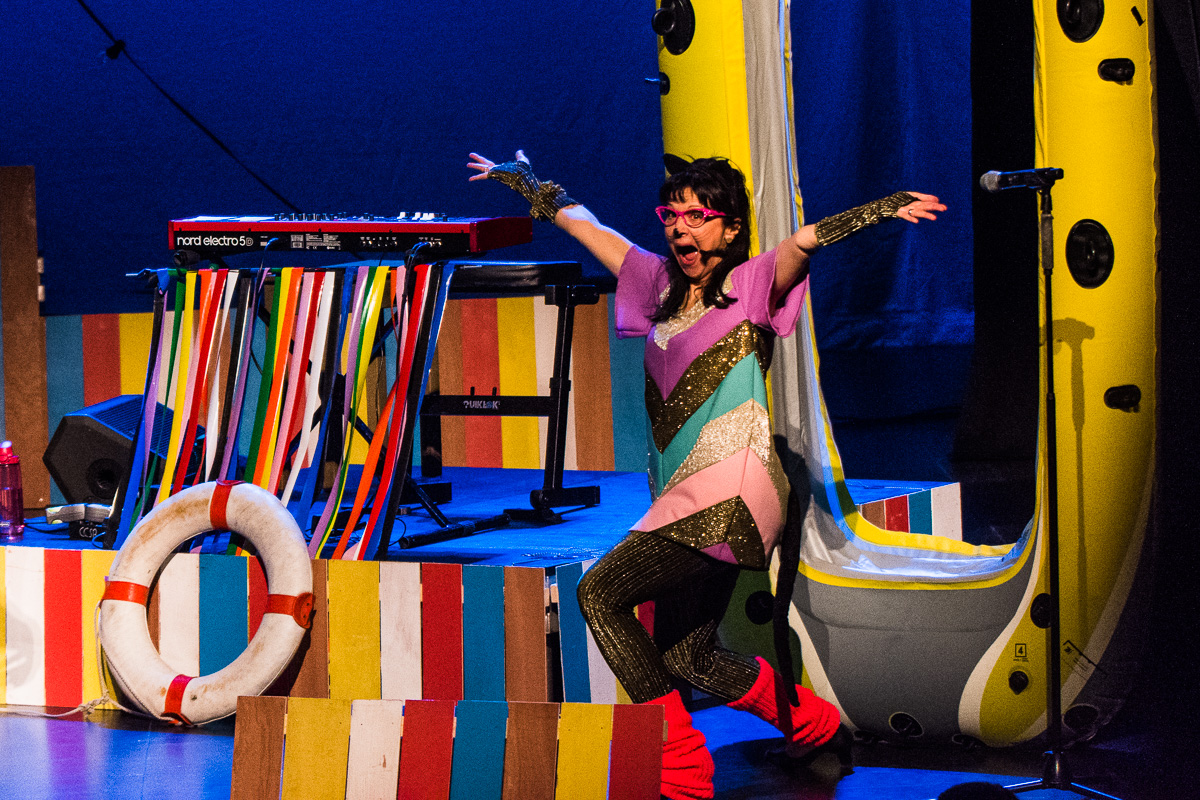 Kapitein Winokio 15 jaar handjes draaien @ Bourla Schouwburg, picture 6, photographed by FrontView Magazine