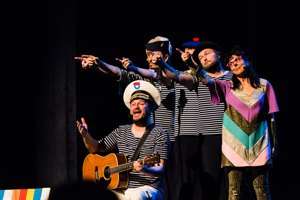 Kapitein Winokio 15 jaar handjes draaien @ Bourla Schouwburg, picture 7, photographed by FrontView Magazine