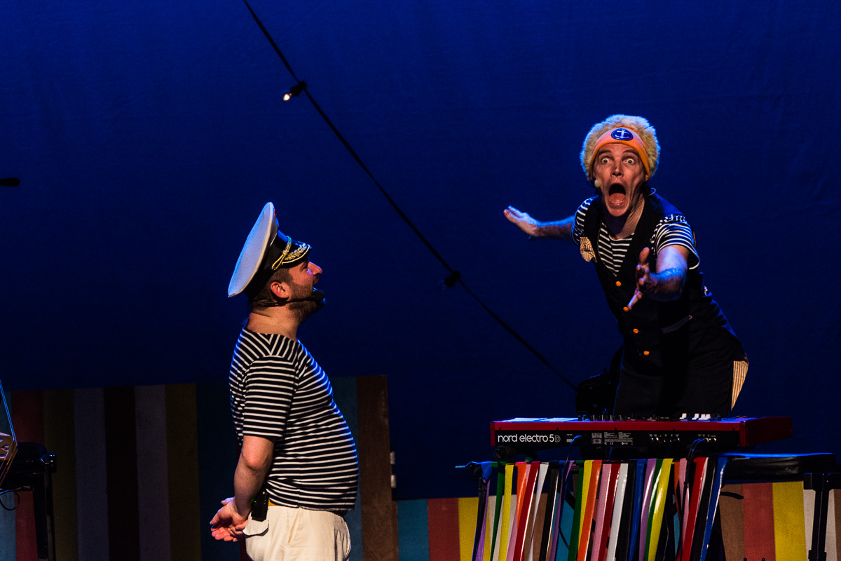 Kapitein Winokio 15 jaar handjes draaien @ Bourla Schouwburg, picture 14, photographed by FrontView Magazine