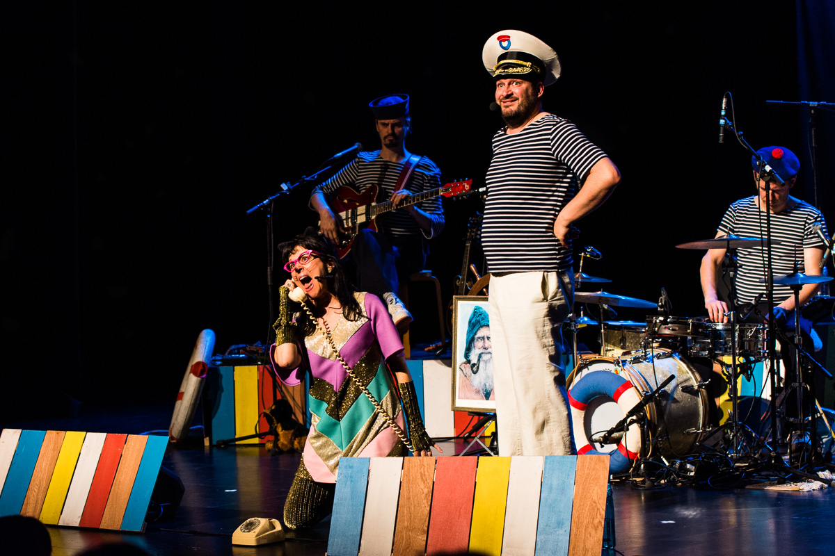 Kapitein Winokio 15 jaar handjes draaien @ Bourla Schouwburg, picture 17, photographed by FrontView Magazine