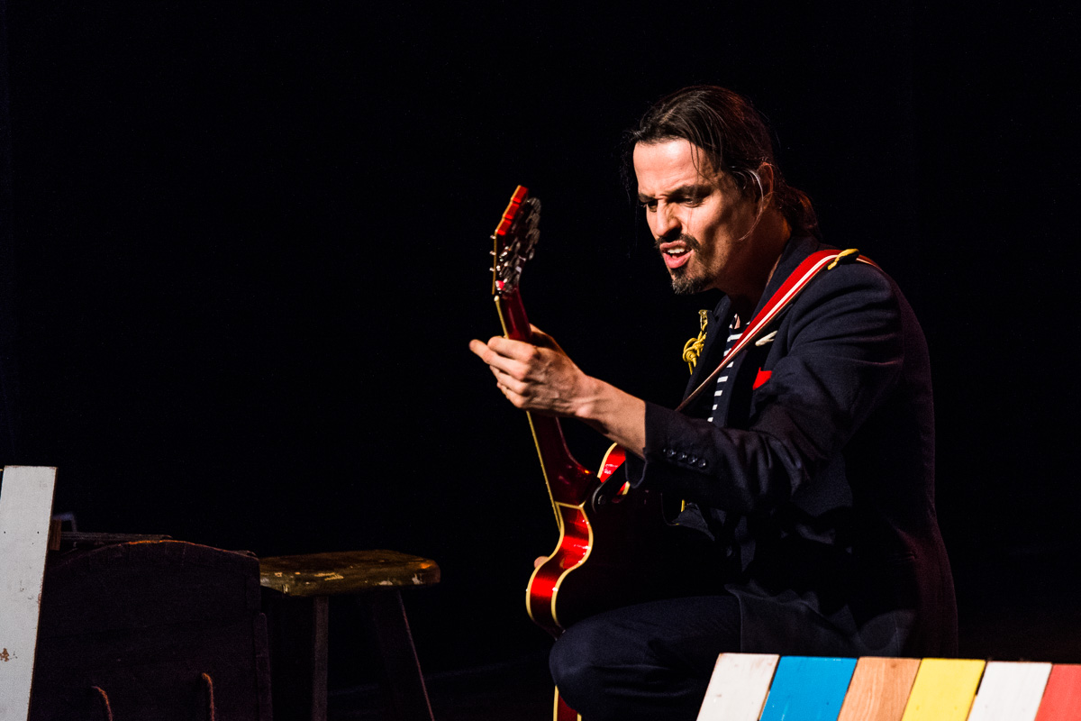 Kapitein Winokio 15 jaar handjes draaien @ Bourla Schouwburg, picture 18, photographed by FrontView Magazine