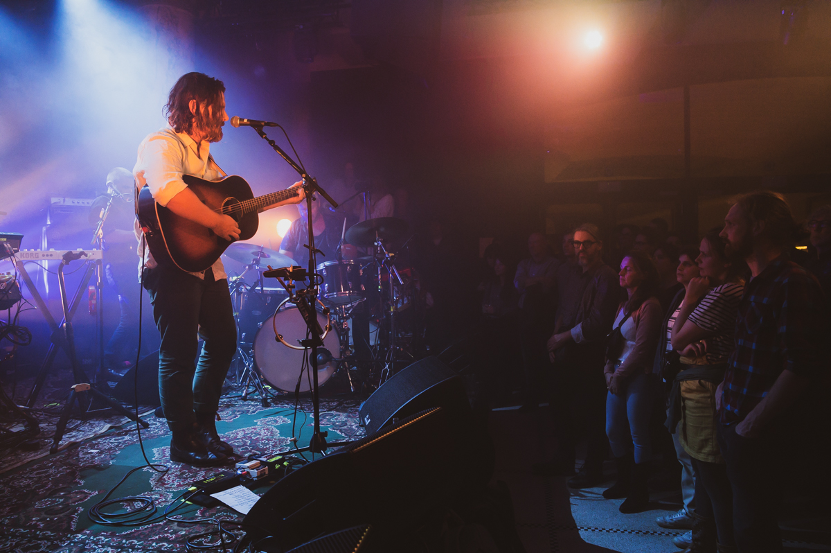 Boy & Bear (met Wildwood Kin) @ De Roma, picture 2, photographed by Myra Segers - FrontView Magazine