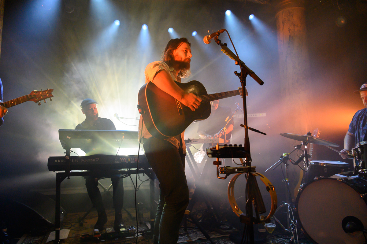Boy & Bear (met Wildwood Kin) @ De Roma, picture 3, photographed by Myra Segers - FrontView Magazine