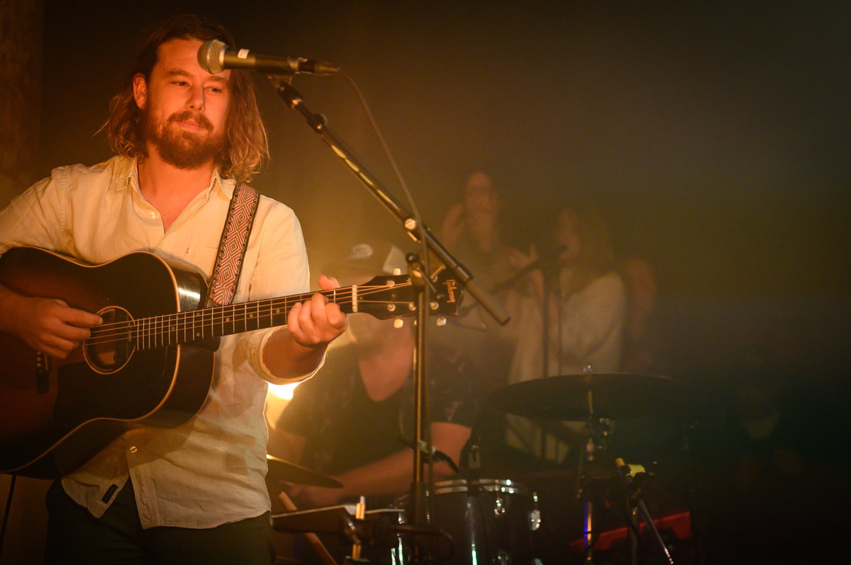 Boy & Bear (met Wildwood Kin) @ De Roma, picture 8, photographed by Myra Segers - FrontView Magazine
