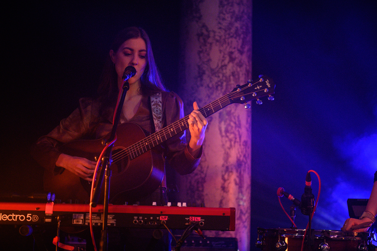 Boy & Bear (met Wildwood Kin) @ De Roma, picture 18, photographed by Myra Segers - FrontView Magazine