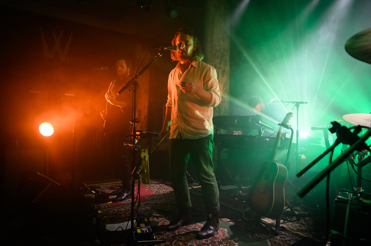 Boy & Bear (met Wildwood Kin) @ De Roma, picture 22, photographed by Myra Segers - FrontView Magazine