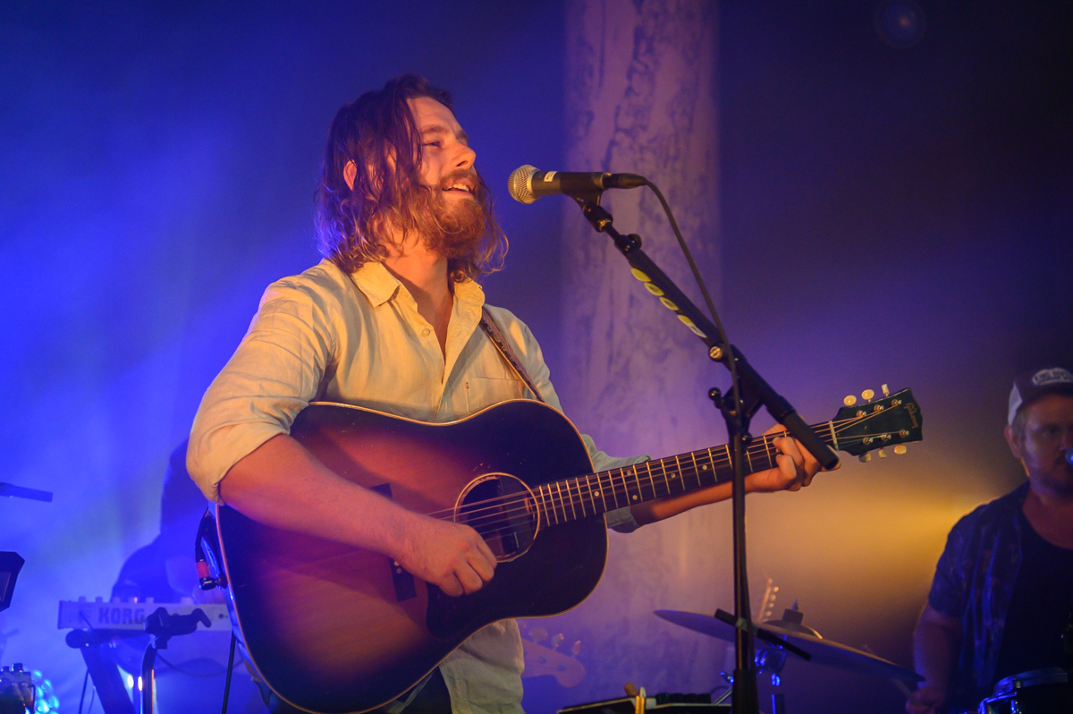 Boy & Bear (met Wildwood Kin) @ De Roma, picture 27, photographed by Myra Segers - FrontView Magazine