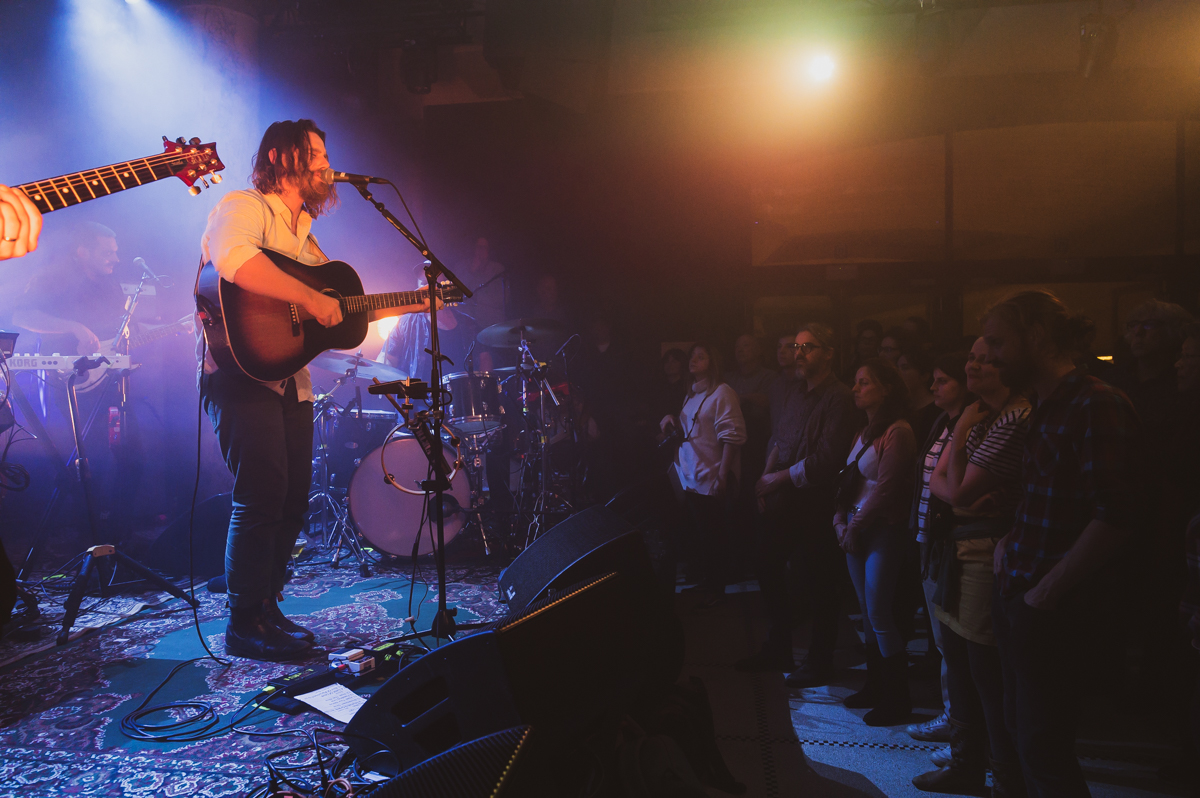 Boy & Bear (met Wildwood Kin) @ De Roma, picture 29, photographed by Myra Segers - FrontView Magazine