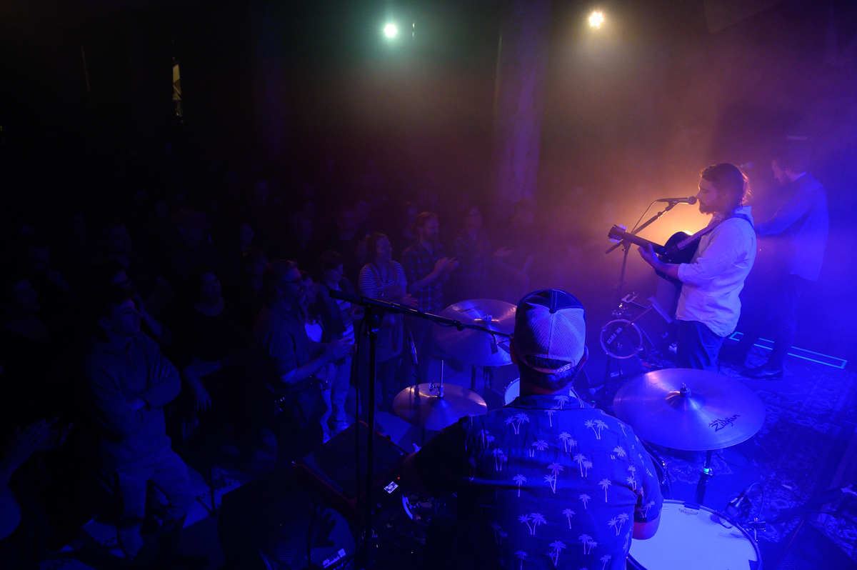 Boy & Bear (met Wildwood Kin) @ De Roma, picture 35, photographed by Myra Segers - FrontView Magazine