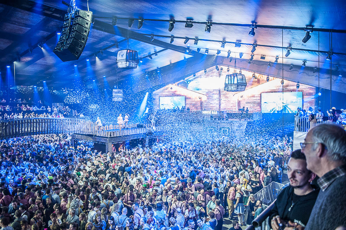 Moose Bar XXL @ sportpaleis, picture 26, photographed by Gert Daemen - FrontView Magazine