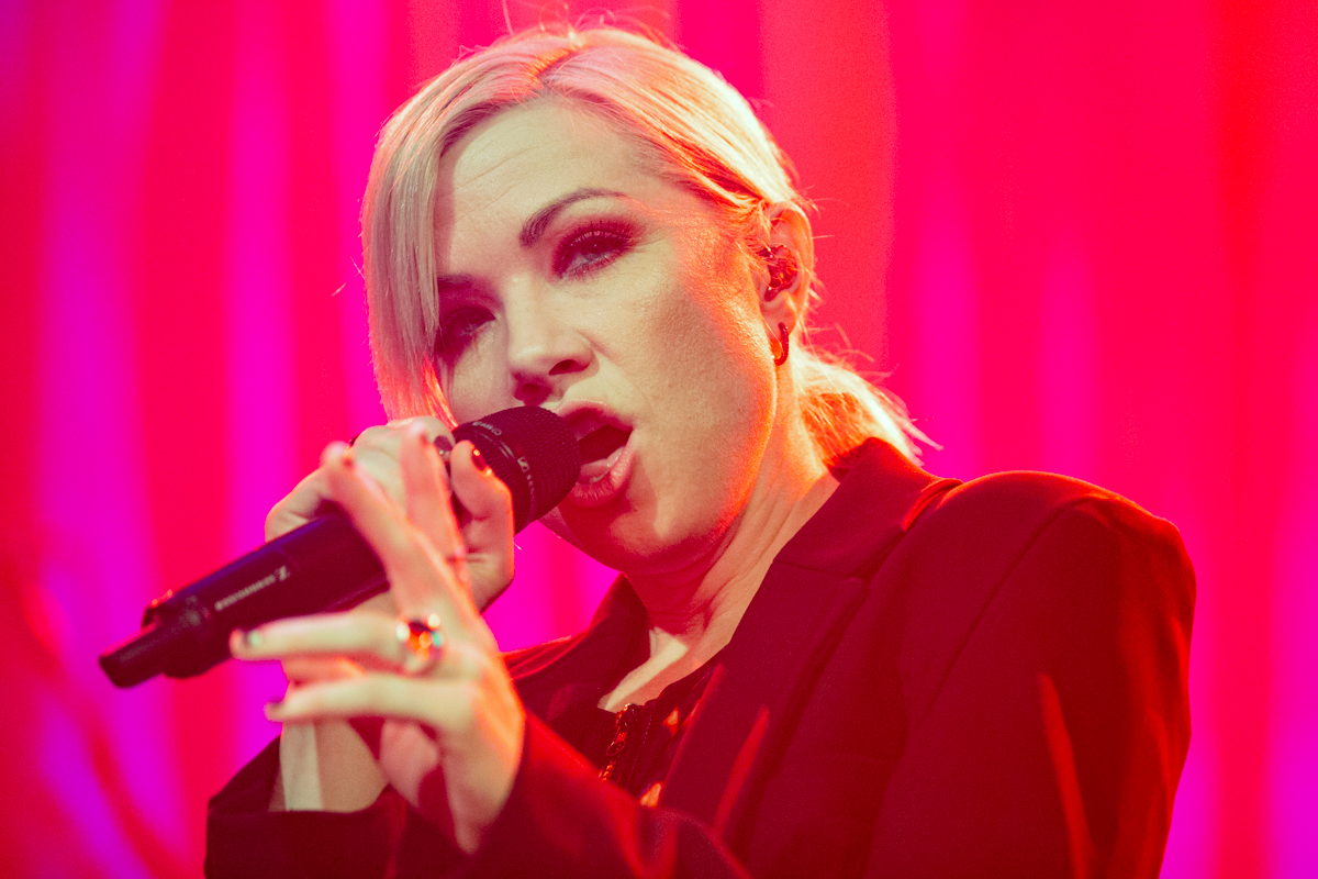 Carly Rae Jepsen @ La Madelaine, picture 1, photographed by David Johnson - FrontView Magazine