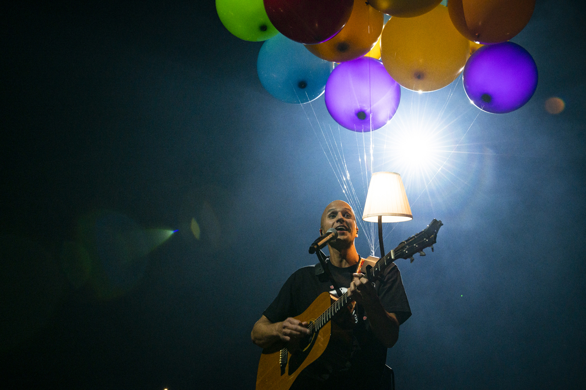 Milow @ Lotto Arena, foto 1, foto's door Sandra Van Watermeulen - FrontView Magazine