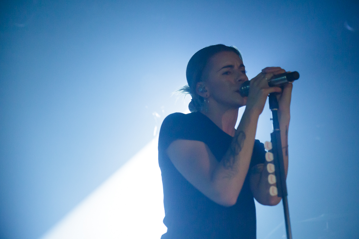 Pvris @ Trix Club, picture 12, photographed by Peter Smet - FrontView Magazine