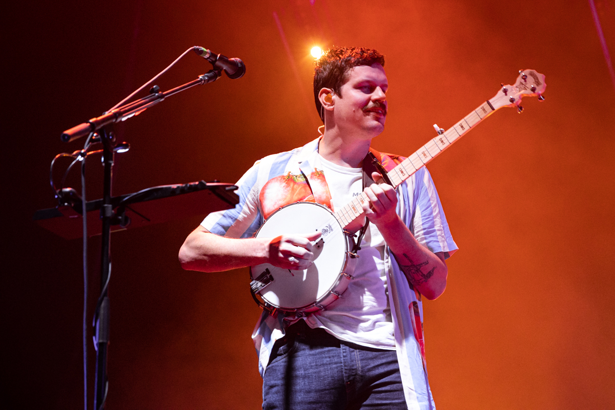 Bear's Den @ Vorst Nationaal, picture 11, photographed by David Johnson - FrontView Magazine