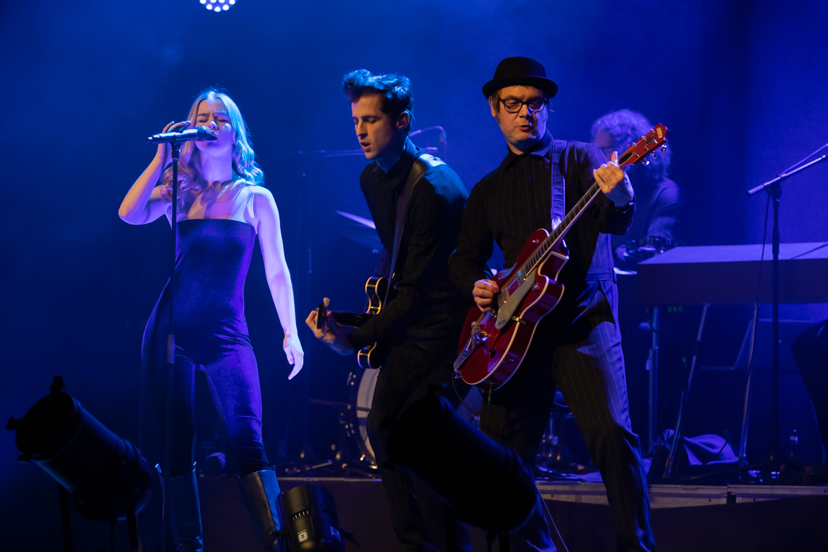 Hooverphonic @ De Roma, picture 2, photographed by dirk janssens - FrontView Magazine