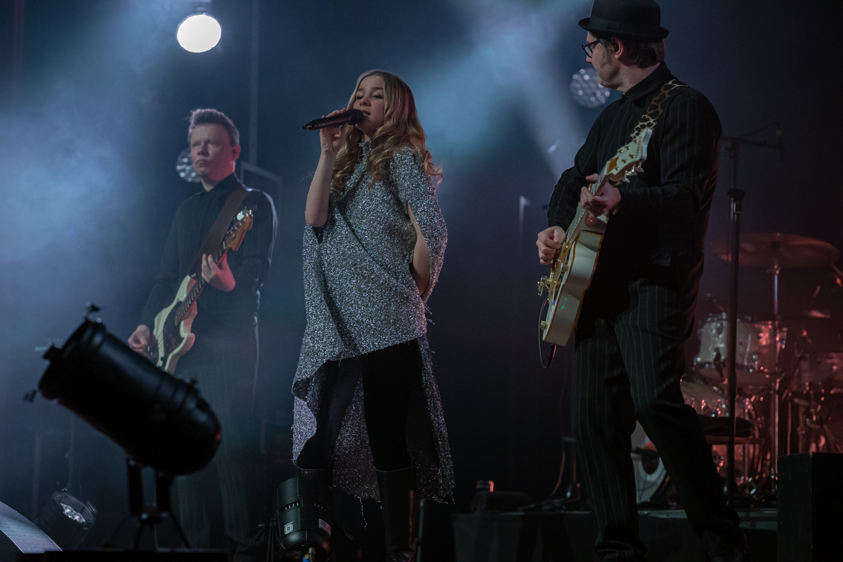 Hooverphonic @ De Roma, picture 5, photographed by dirk janssens - FrontView Magazine