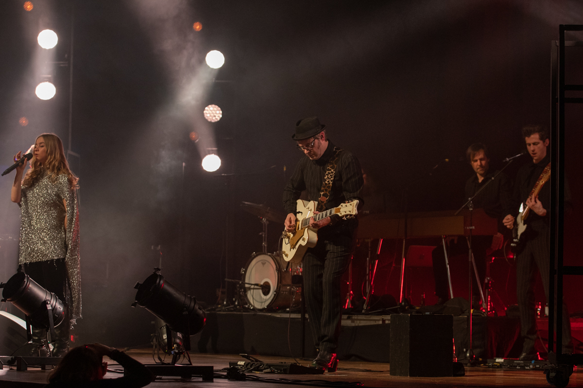 Hooverphonic @ De Roma, picture 12, photographed by dirk janssens - FrontView Magazine