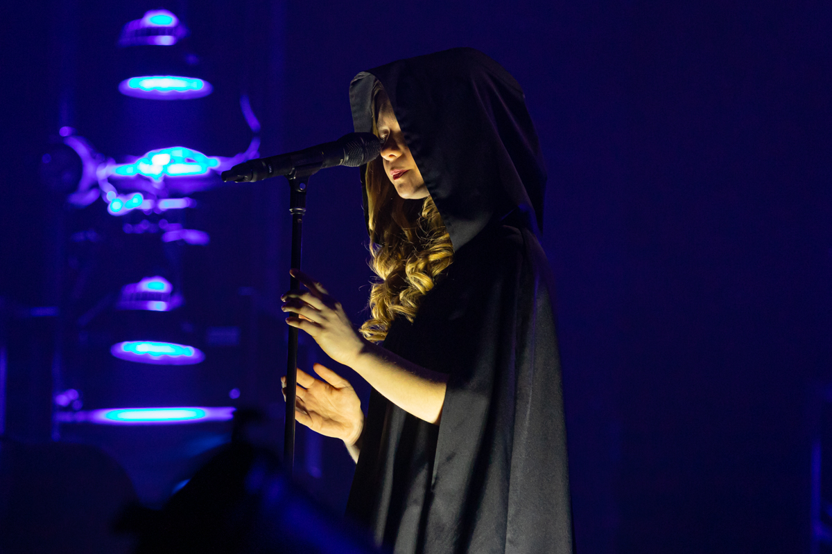 Hooverphonic @ De Roma, picture 15, photographed by dirk janssens - FrontView Magazine