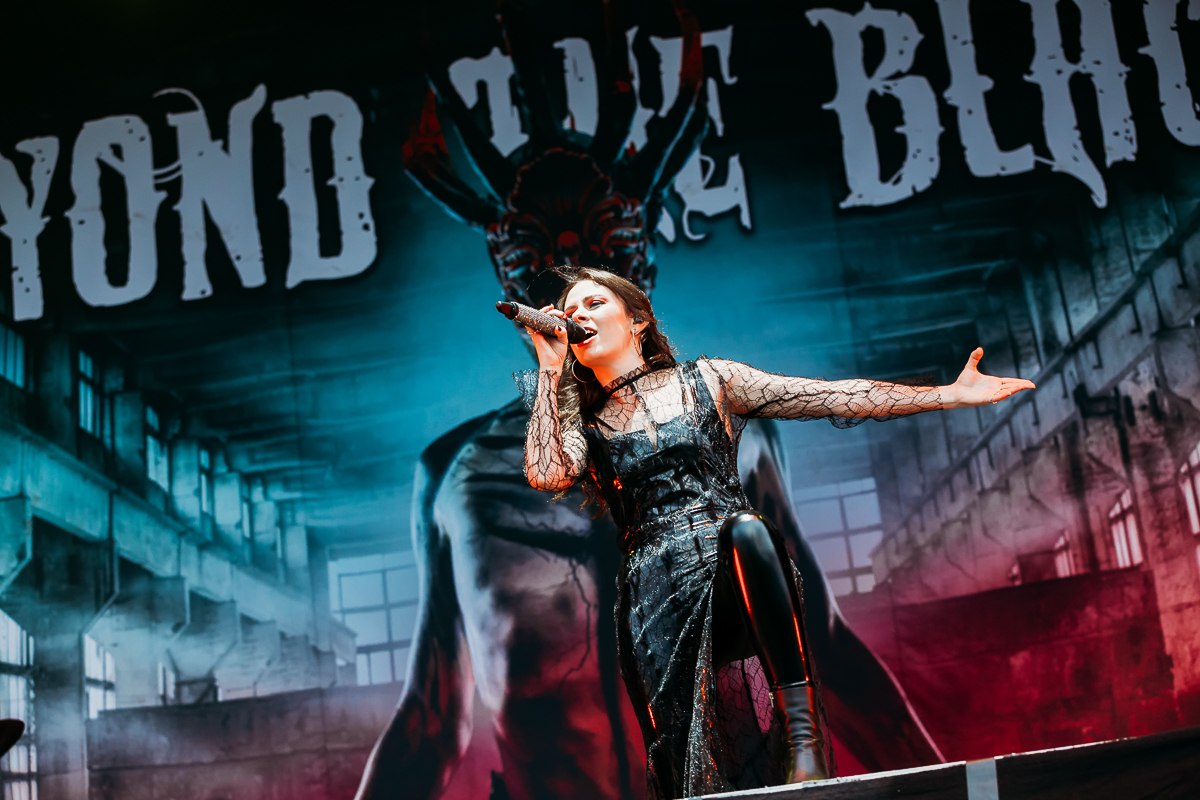 Beyond The Black @ Autoarena Oberhausen, picture 10, photographed by Dorien Goetschalckx - FrontView Magazine