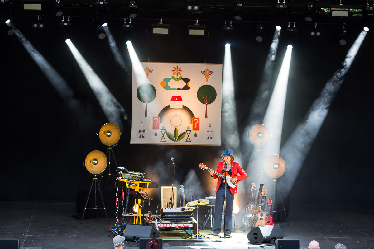 Stef Kamil Carlens (solo) @ OLT Rivierenhof, picture 3, photographed by Marc Verdonck - FrontView Magazine