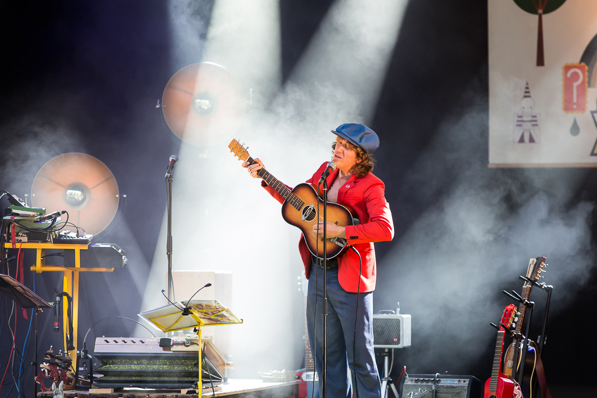 Stef Kamil Carlens (solo) @ OLT Rivierenhof, picture 4, photographed by Marc Verdonck - FrontView Magazine