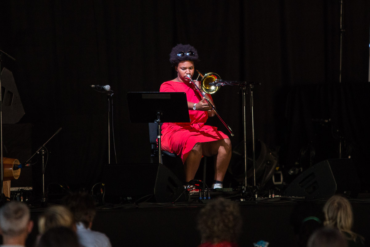 Nabou Claerhout (solo) @ Jazz Middelheim, picture 1, photographed by Marc Verdonck - FrontView Magazine