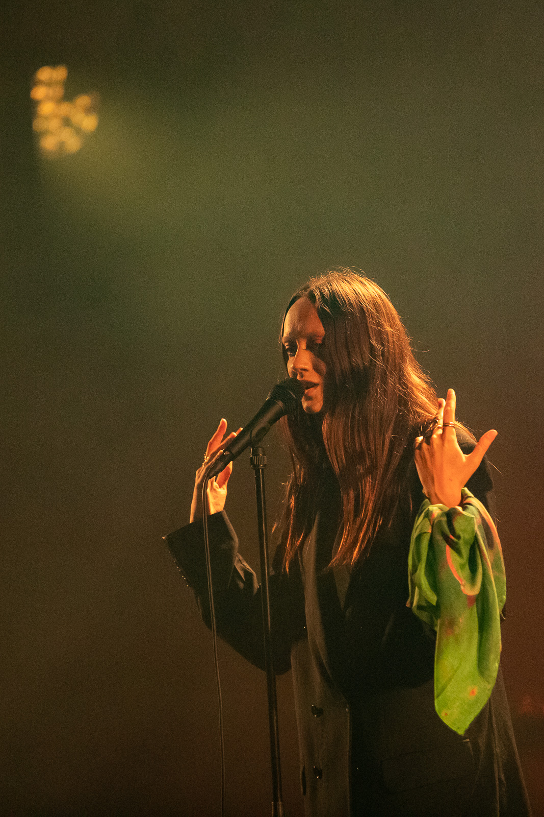 Tessa Dixson @ Ancienne Belgique, picture 3, photographed by Jürgen Bruynooghe - FrontView Magazine