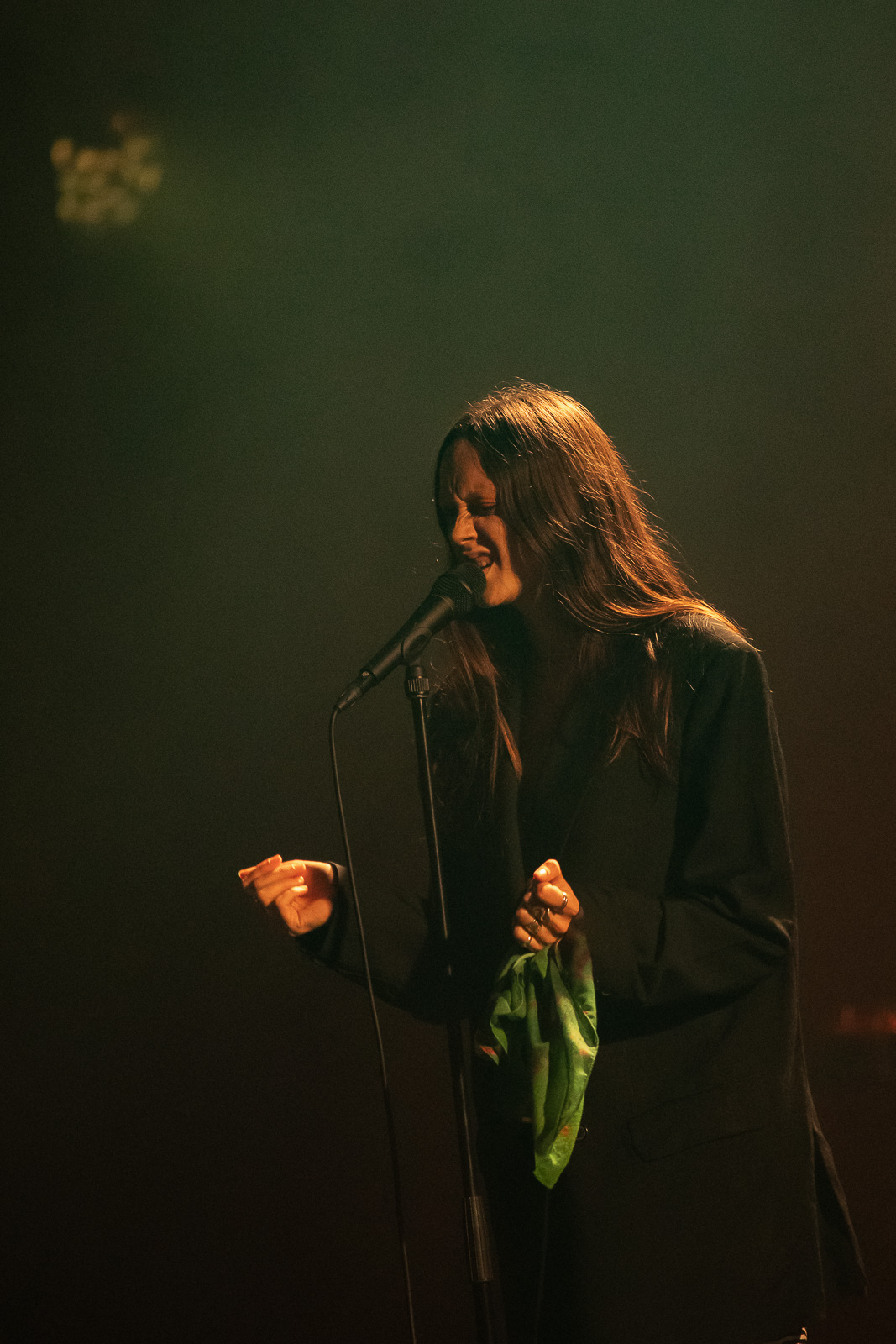 Tessa Dixson @ Ancienne Belgique, picture 6, photographed by Jürgen Bruynooghe - FrontView Magazine