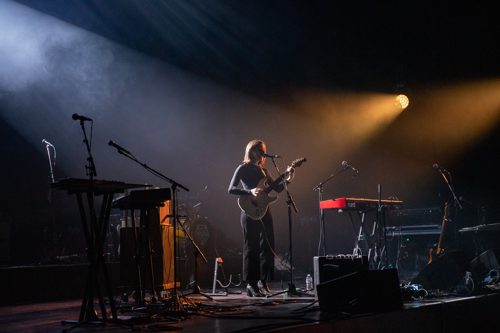 Noa Lee @ Ancienne Belgique, picture 11, photographed by Jürgen Bruynooghe - FrontView Magazine