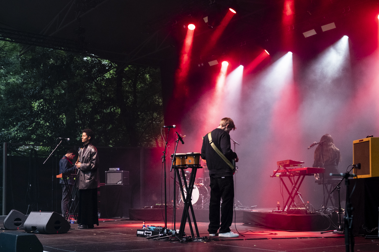 EMY @ OLT Rivierenhof, picture 1, photographed by Sandra Van Watermeulen - FrontView Magazine