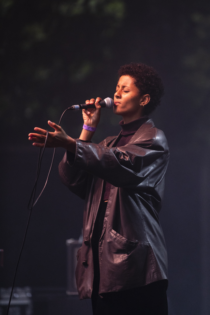 EMY @ OLT Rivierenhof, picture 2, photographed by Sandra Van Watermeulen - FrontView Magazine
