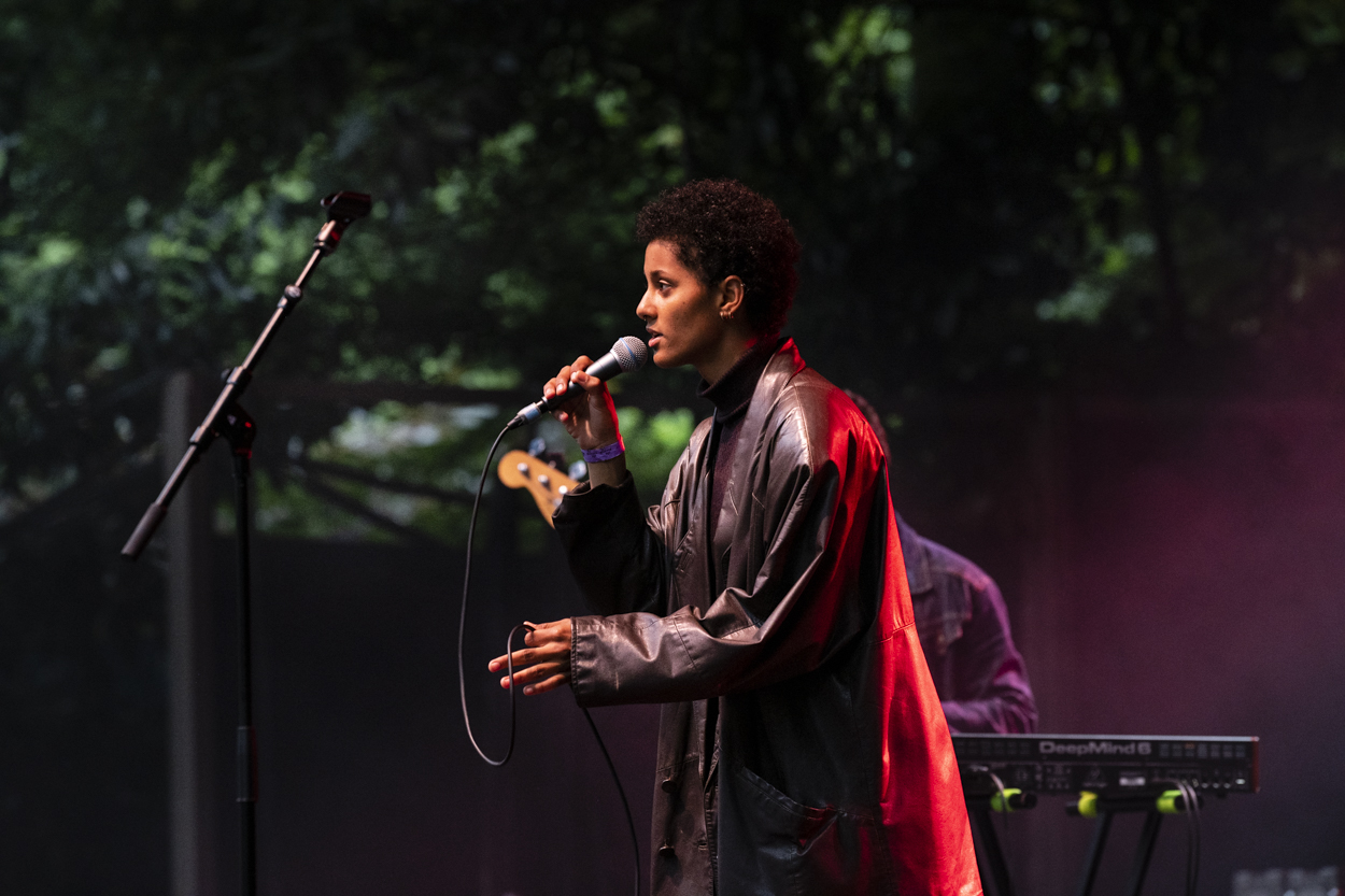 EMY @ OLT Rivierenhof, picture 4, photographed by Sandra Van Watermeulen - FrontView Magazine