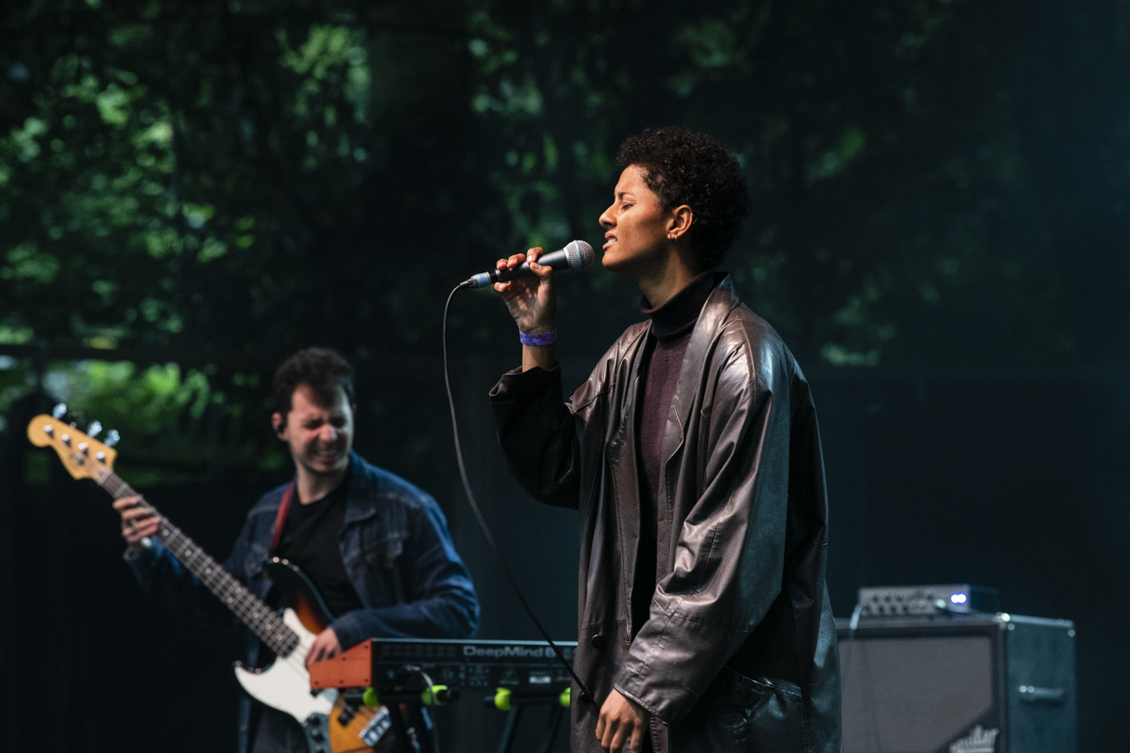EMY @ OLT Rivierenhof, picture 5, photographed by Sandra Van Watermeulen - FrontView Magazine