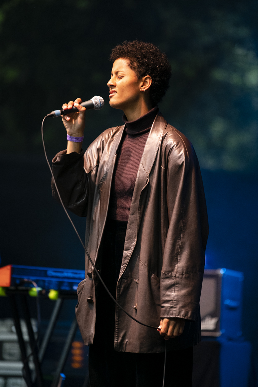 EMY @ OLT Rivierenhof, picture 10, photographed by Sandra Van Watermeulen - FrontView Magazine