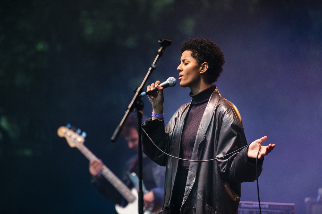 EMY @ OLT Rivierenhof, picture 12, photographed by Sandra Van Watermeulen - FrontView Magazine