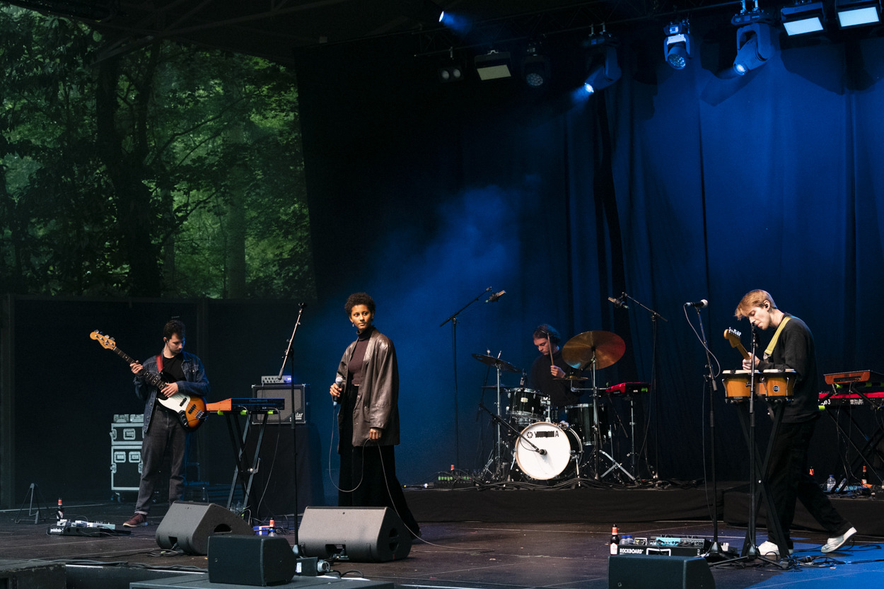 EMY @ OLT Rivierenhof, picture 14, photographed by Sandra Van Watermeulen - FrontView Magazine