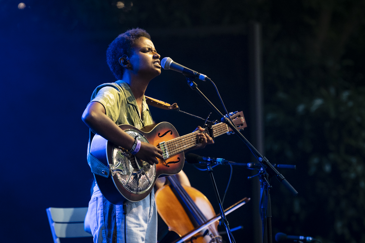 Meskerem Mees @ OLT Rivierenhof, picture 4, photographed by Sandra Van Watermeulen - FrontView Magazine