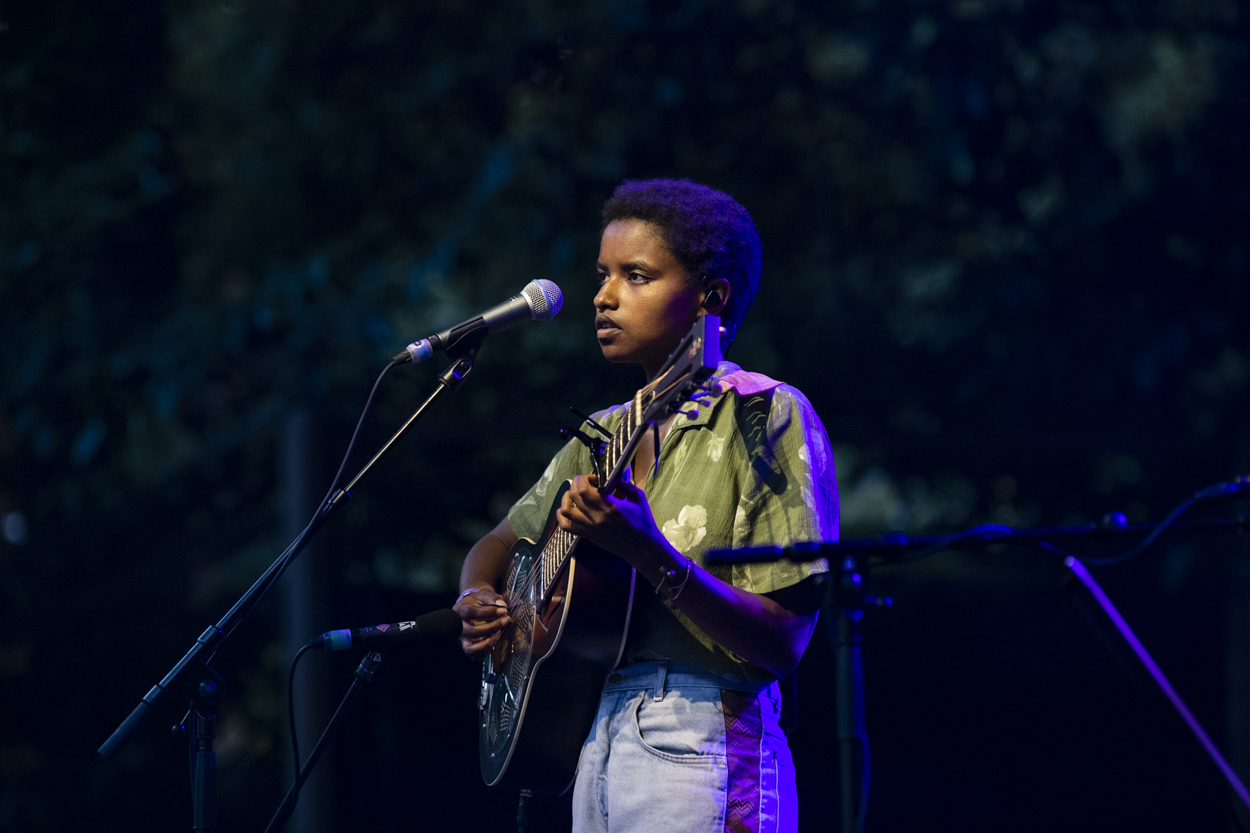Meskerem Mees @ OLT Rivierenhof, picture 8, photographed by Sandra Van Watermeulen - FrontView Magazine
