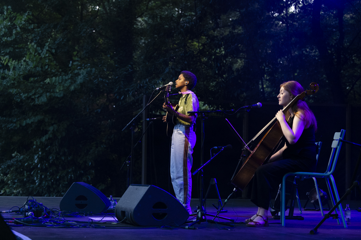 Meskerem Mees @ OLT Rivierenhof, picture 9, photographed by Sandra Van Watermeulen - FrontView Magazine