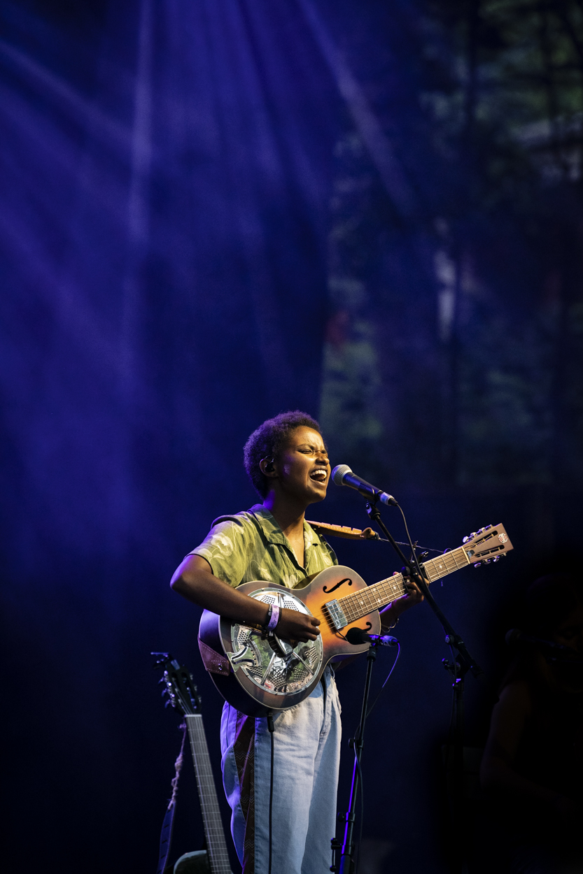 Meskerem Mees @ OLT Rivierenhof, picture 11, photographed by Sandra Van Watermeulen - FrontView Magazine